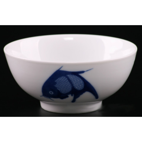 陶器の椀　青の鯉　４．５″