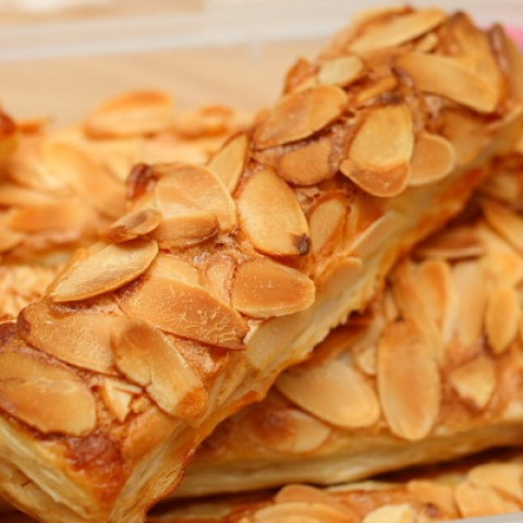 Door Door Bakery Coffee Almond Pastry 110g