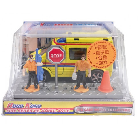 新興玩具　香港救急車（イエロー）とスタッフ　光る＆音声真似　１４ｃｍ × ８．５ｃｍ × ８．５ｃｍ