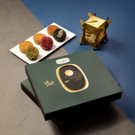 Deli Delight(Cathay Pacific Catering) Mini Mooncakes Limited Edition Gift Box 6 pieces With Unique Aircraft Seat Number and Paper Art Lantern