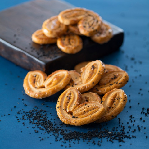 The Royal Garden Hotel Black salt butterfly cookies Palmiers 180g